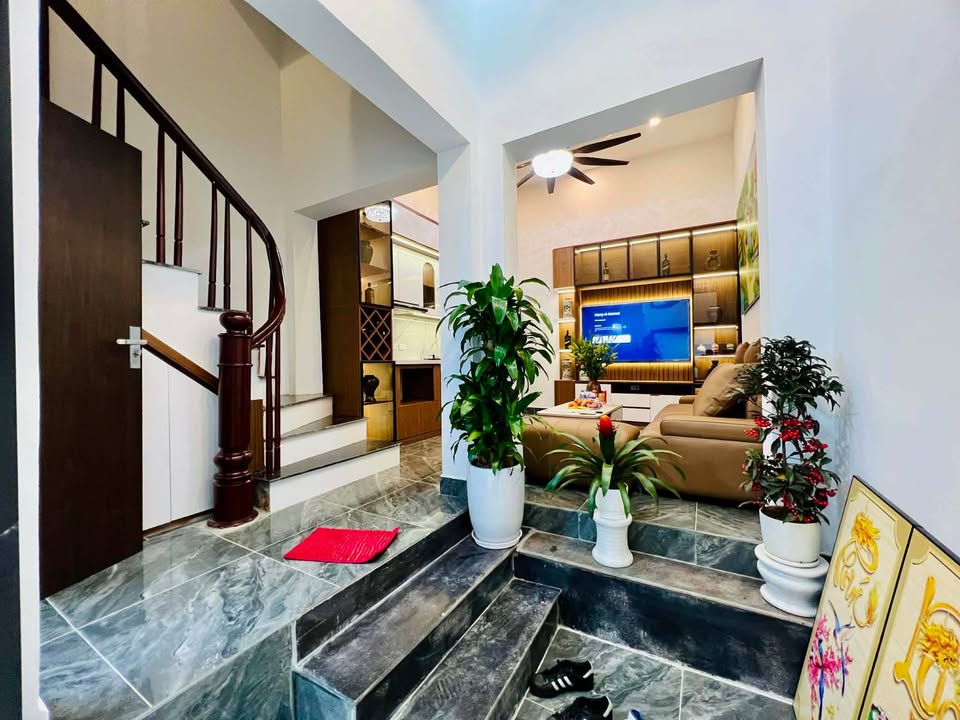 Nhà Riêng Phố Minh Khai 36m² - Sẵn Sàng Ở Ngay, Sổ Hồng!