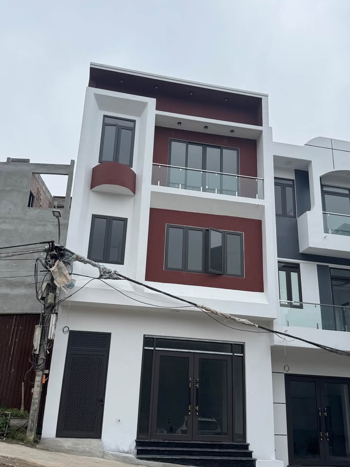 Nhà 3 Tầng Mới Xây Phường Hồng Hải - 56m² Ô Tô Vào Nhà