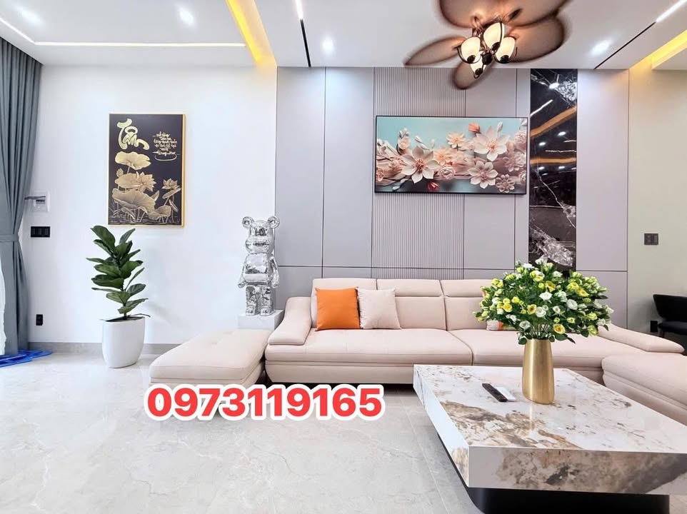 Bán nhà Ái Mộ Long Biên 43m² - Ô tô vào nhà, đối diện trường học!