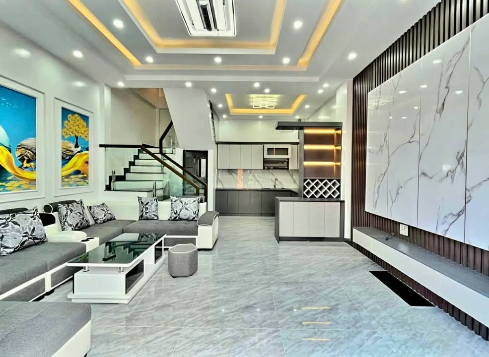 Nhà riêng Nguyễn Lam 42m² - 7 tỷ, 1 nhà ra ô tô tránh, gần Aeon Mall