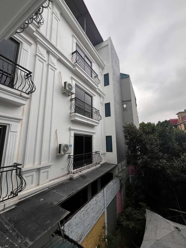 Nhà nguyên căn Cự Khối Long Biên 42m² giá 10 triệu - Ở ngay!