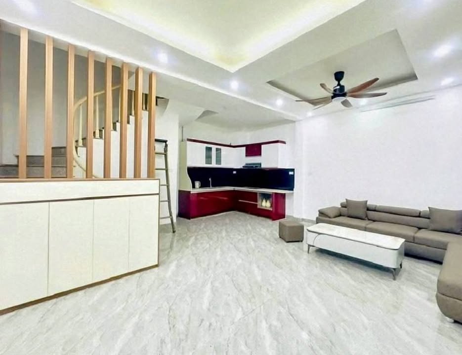 Nhà Mặt Phố Ba Đình 48m² - Kinh Doanh Sầm Uất, Full Nội Thất, Ô Tô Đỗ Cửa