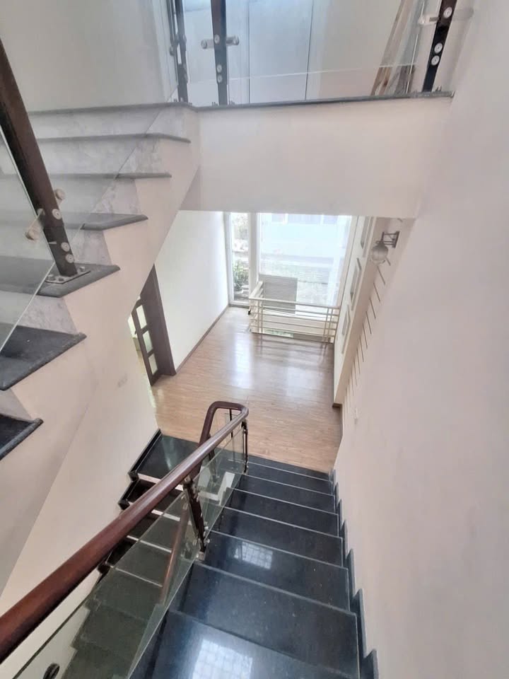 Nhà 80m² 4 Tầng Mặt Tiền 8m Ngõ 307 Giảng Võ - Giá 36 Triệu/Tháng