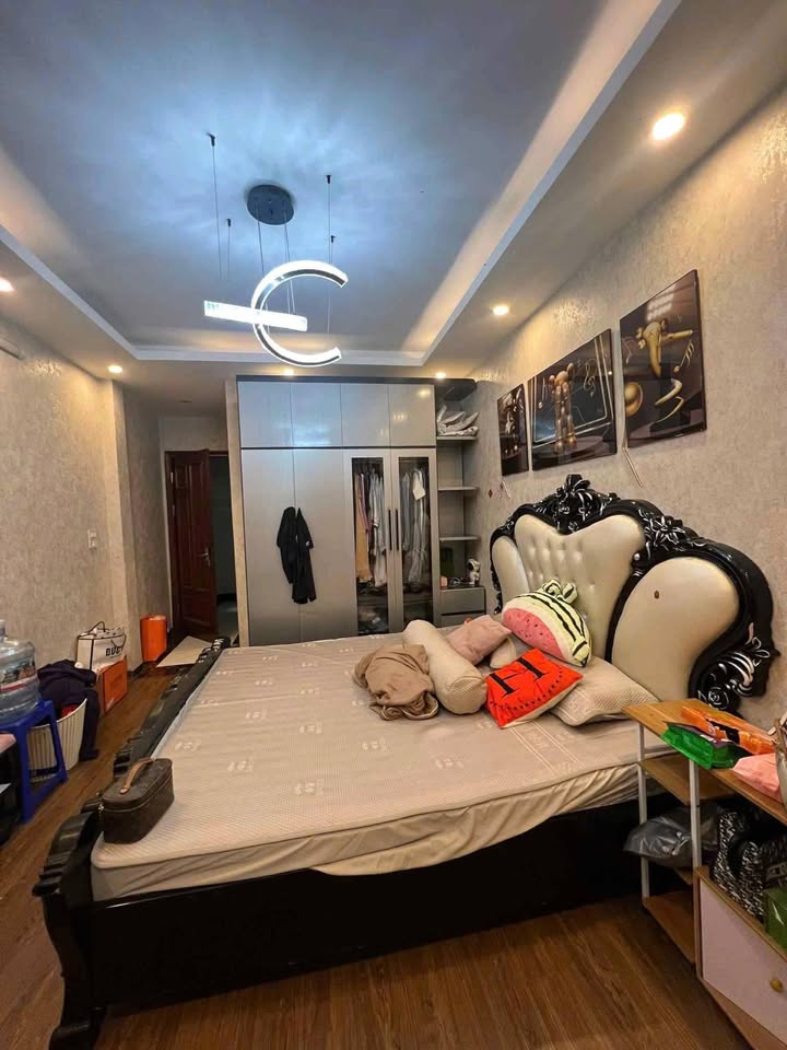 Nhà riêng Đặng Tiến Đông, Đống Đa 37m² 5 tầng - Full nội thất, sẵn sàng ở ngay!