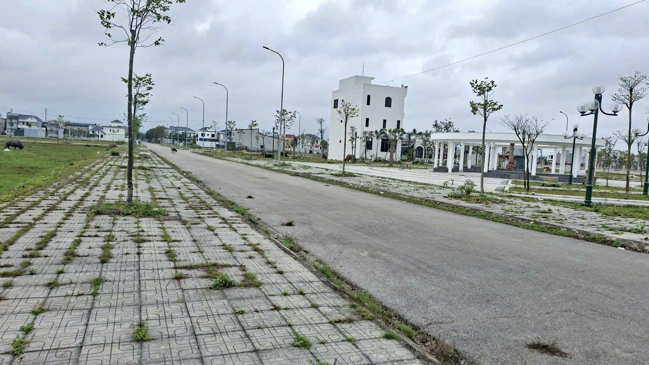 Townhouse Tân Phong 241m² giá 4.1 tỷ - Chính chủ bán gấp