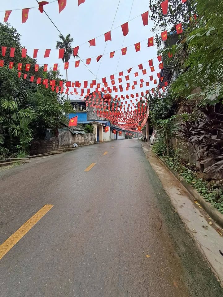 Đất nền Huống Thượng 81m² - Đường to ô tô, sổ đỏ sẵn!