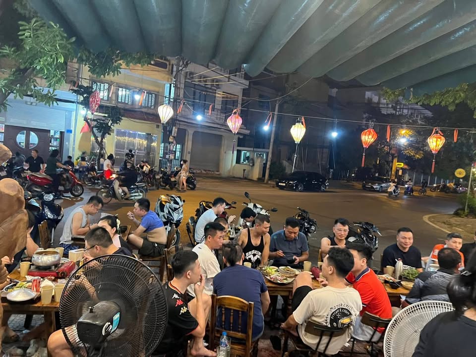 Sang nhượng Quán ăn Lô Góc Ngô Thì Nhậm, Hà Đông 60m² - Đầu tư sinh lời!