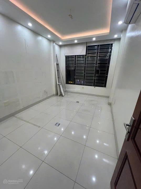 Nhà phố Xuân Thủy Cầu Giấy 200m² giá 35 triệu – Mặt tiền kinh doanh đắc địa!