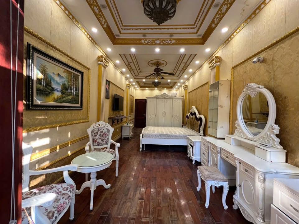 Nhà Phố Ngõ ĐẠI ĐỒNG Khâm Thiên 90m² - Mặt Tiền Kinh Doanh, Giá 25 Triệu!