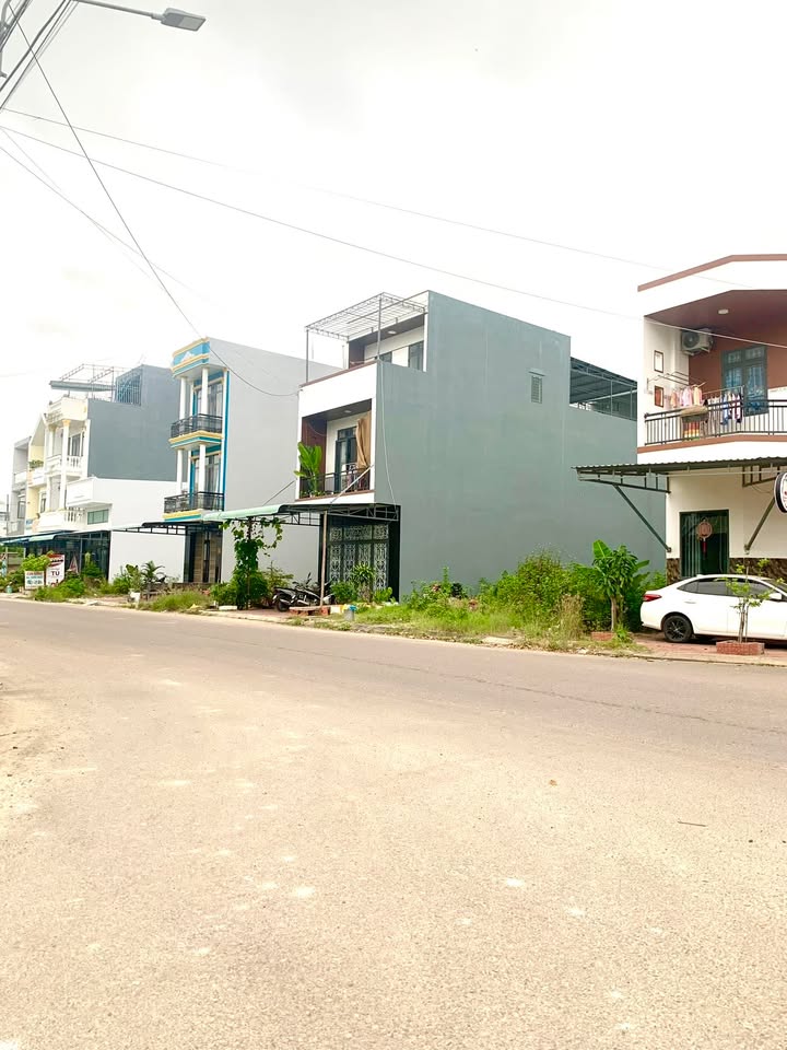 Đất Lô Góc Nhơn Bình 50m² giá 1.8 tỷ - Đầu tư sinh lời vượt trội!