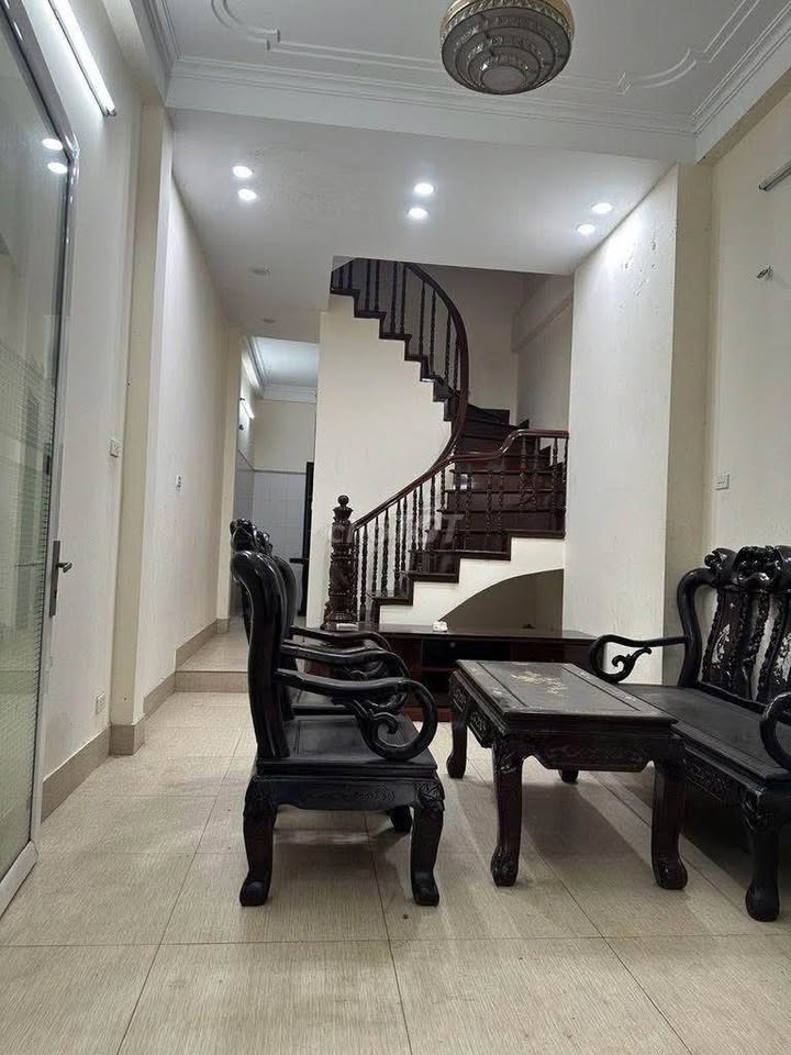 Cho thuê nhà 50m² 3 tầng, full nội thất, ô tô vào nhà tại Xuân Đỉnh, Bắc Từ Liêm
