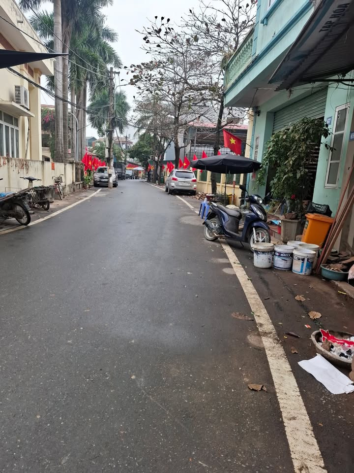 Nhà Hoài Đức 45m² - Mặt Tiền Kinh Doanh 5m - 6.x Tỷ