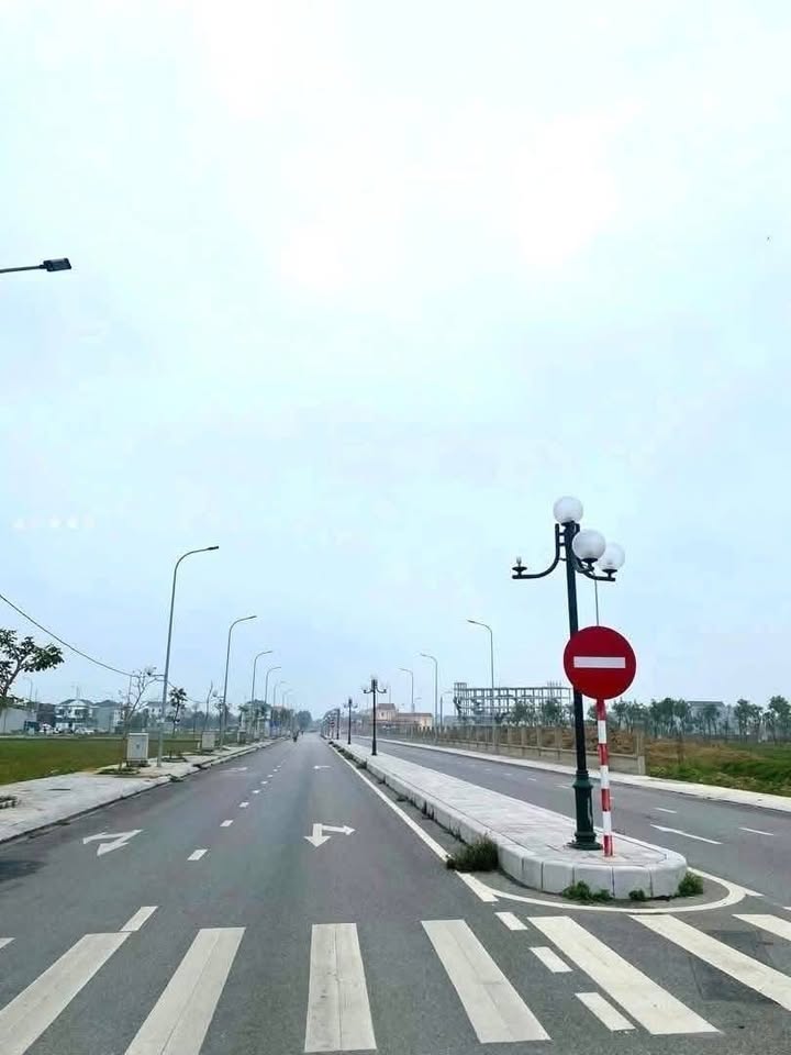 Đất nền 111m² hướng Nam, Quảng Xương - Sổ đỏ sẵn, gần trung tâm thị trấn