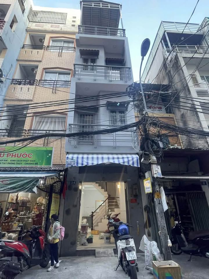 Nhà riêng Quận 4 84m² - Vị trí đẹp, sẵn sàng ở ngay!