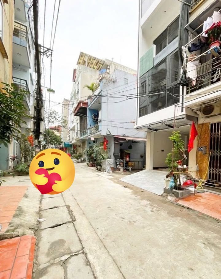 Nhà riêng 35m² Hai Bà Trưng - Chính chủ bán gấp, ô tô vào tận nhà!
