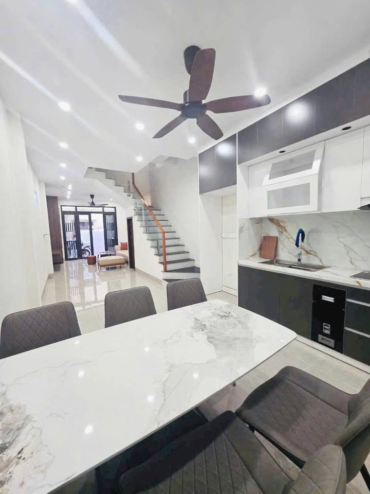 Nhà Phố Sài Đồng 55m² - Full Nội Thất Cao Cấp, Gần Hồ