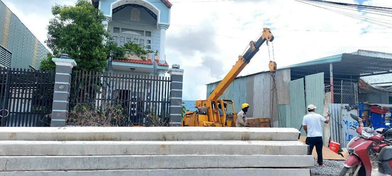 Nhà Phố Kinh Doanh Mặt Tiền 24A Tân Đức, Đức Hòa - 125m² Giá 5.2 Tỷ