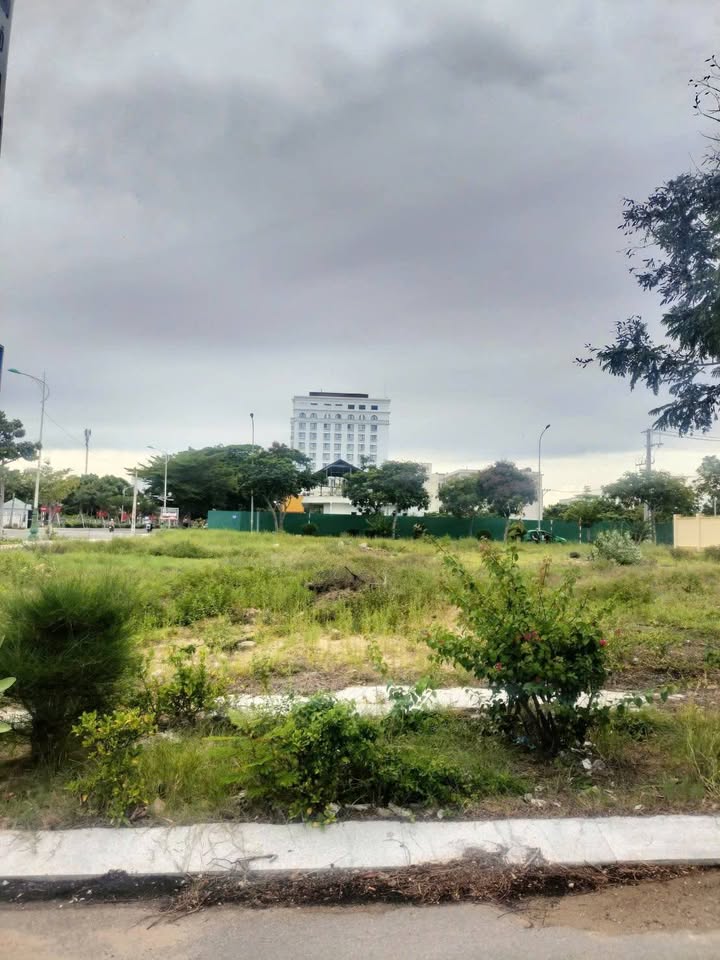 Bán Đất Lô Góc Mặt Tiền 16/04 Nha Trang - 408m² Thổ Cư, Gần Biển Bình Sơn