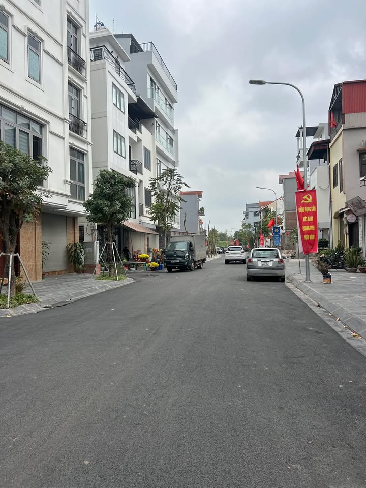 Đất nền Ngô Gia Tự Long Biên 99m² - Đường to ô tô tránh!