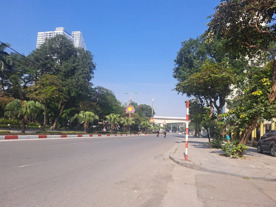 Nhà Phố Phùng Hưng Hà Đông 107m² - Mặt tiền kinh doanh, ô tô tránh!