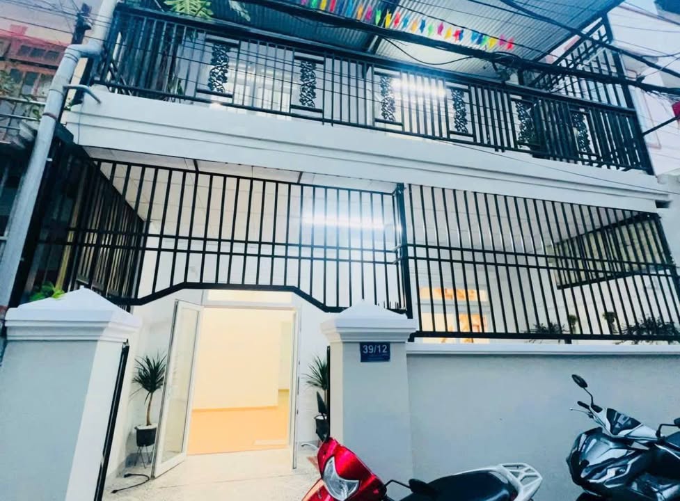 Nhà Đà Lạt 65m² - 2PN - 2 Lầu - Giá 4.85 Tỷ - Sau Trường Lam Sơn