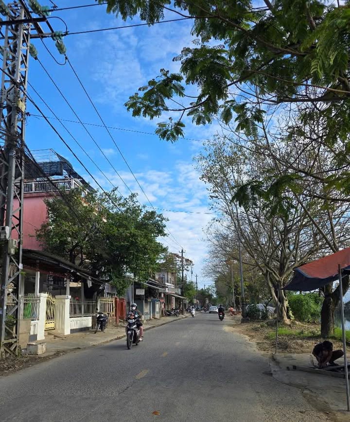 Nhà Mặt Tiền Bạch Đằng, Huế 131m² - Kinh doanh sầm uất, view sông!