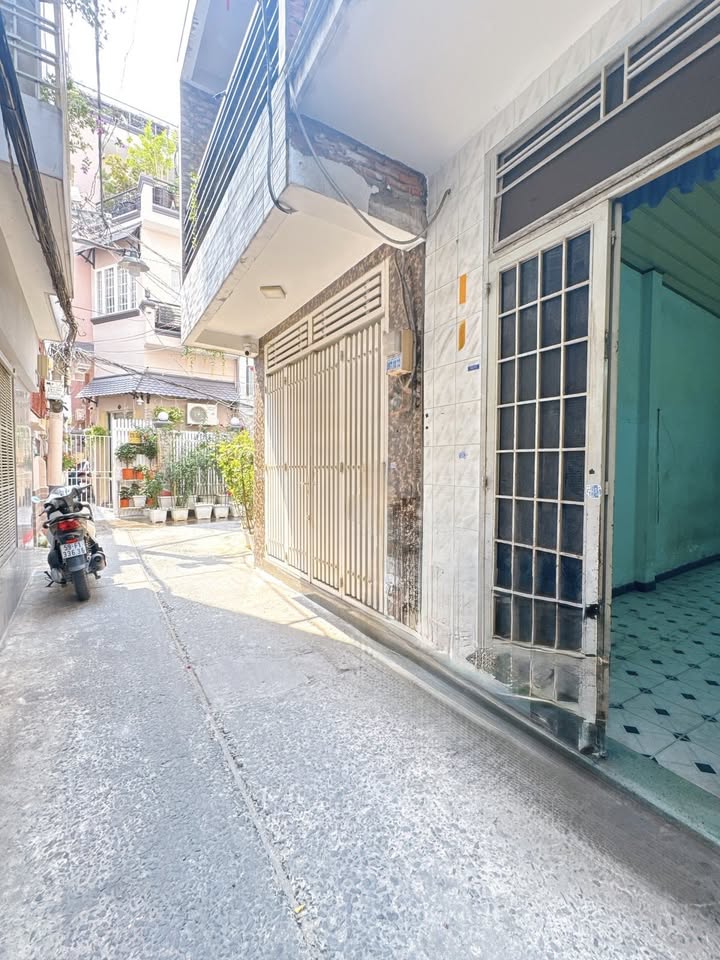 Nhà Bùi Thị Xuân Tân Bình 33m² - Vị trí đẹp, nở hậu tài lộc!