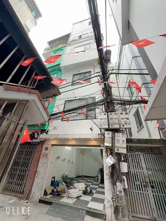 Cho thuê nhà 5PN Nguyễn Ngọc Vũ, Cầu Giấy - Giá 15 Triệu, Ổn Định 5 Năm