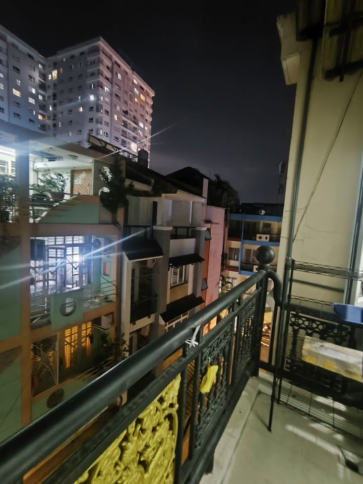 Nhà Riêng Phan Xích Long Phú Nhuận 67m² - Vị trí đẹp hiếm có!