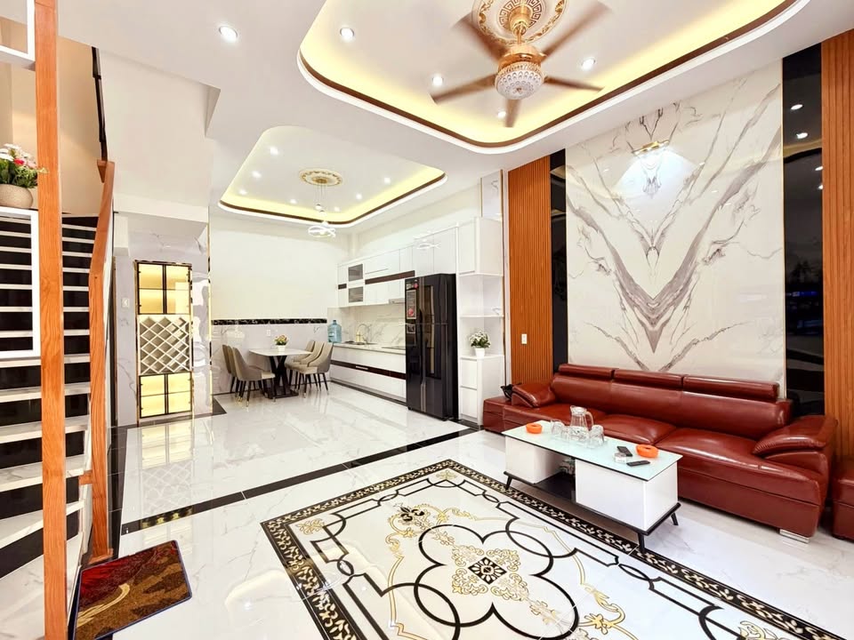 Nhà Phường 1 Gò Vấp - Hẻm Ô Tô 42m² (5x9), 4 Tầng Full Nội Thất - 9.x Tỷ