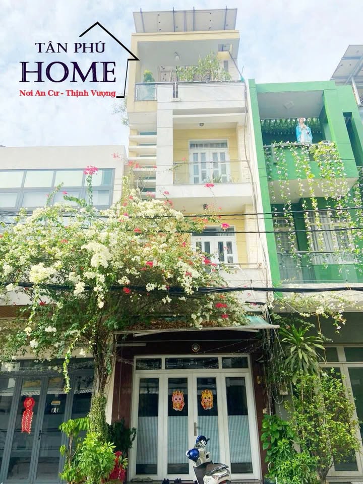 Nhà Mặt Tiền Quận Tân Phú 76m² - Mặt tiền kinh doanh đắc địa!