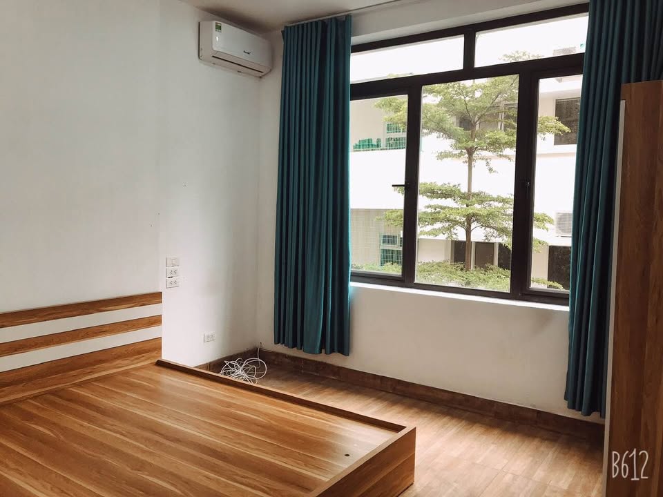 Cho thuê phòng 30m² Cầu Giấy - Full nội thất, ô tô đỗ cửa