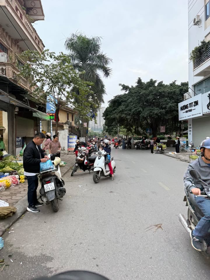 Đất nền 60m² Chợ Văn Điển - Sổ đỏ chính chủ, xây tự do!