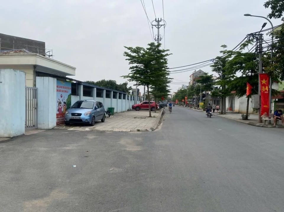 Nhà 40m² Kim Chung, Hoài Đức - Ô tô vào nhà, 5 Ngủ, Sổ đỏ chính chủ