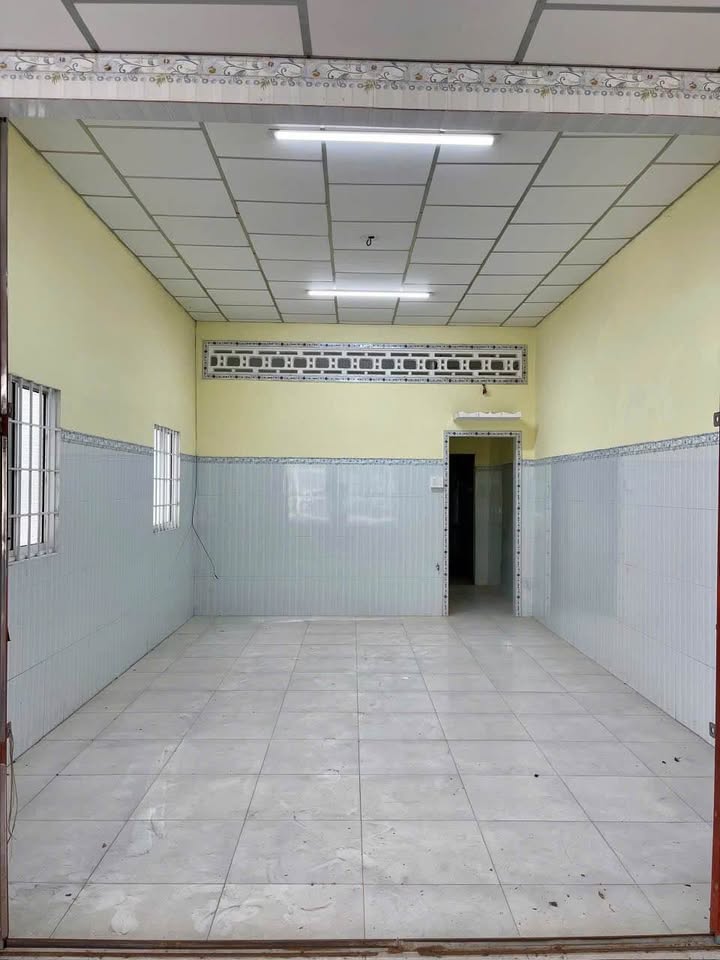 Bán nhà cấp 4 Thị trấn Tầm Vu 145m² giá 2.1 tỷ - Ô tô vào tận nhà!