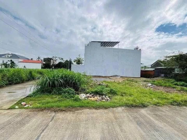 Đất Nền Nghĩa Lộ - 100m² - 1.35 Tỷ - Vị Trí Đẹp, Hai Mặt Tiền