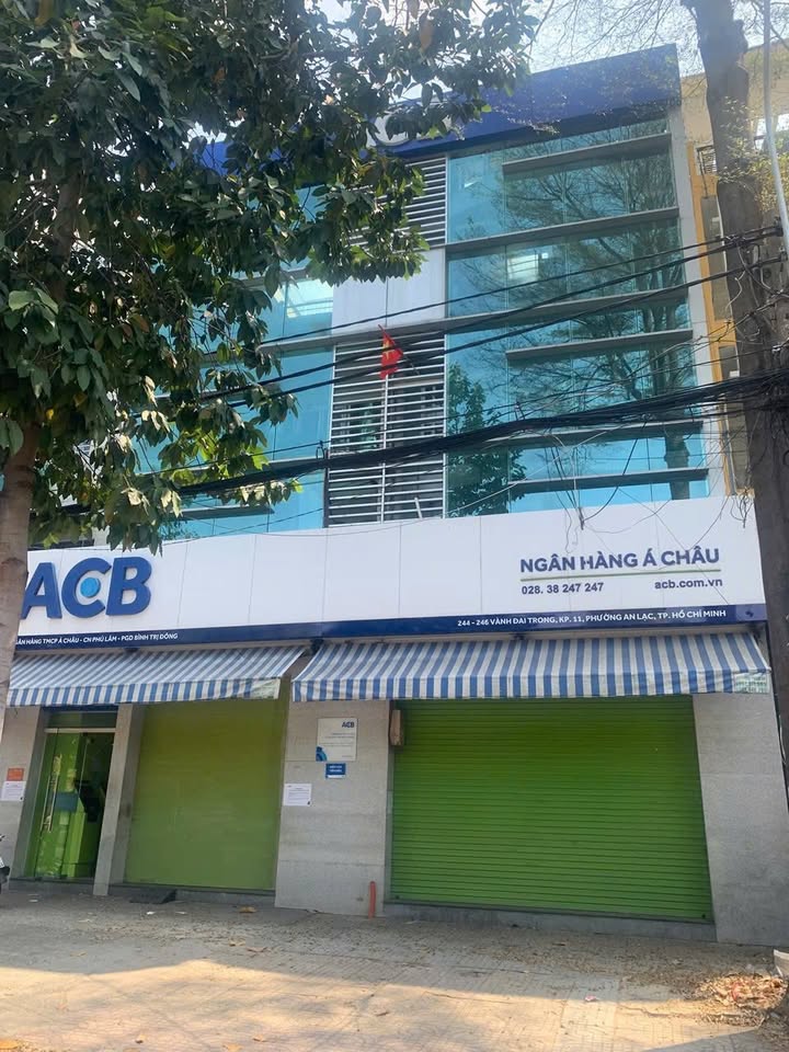 Nhà Phố Mặt Tiền Vành Đai Trong 132m² - Mặt tiền kinh doanh, có thang máy!