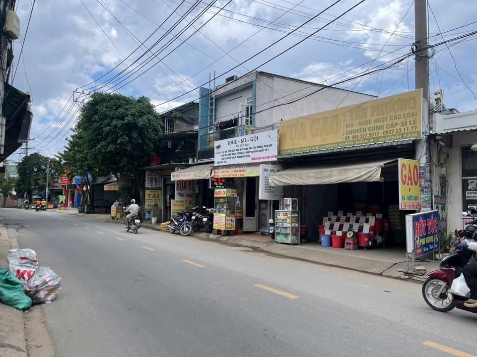 Nhà Mặt Tiền KD LK 4-5 Bình Chánh 121m² - Giá 7.7 Tỷ