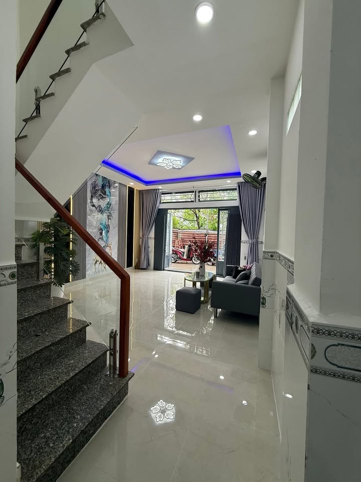 Nhà Riêng Quận 12 58m² - Ô tô vào tận nhà, giá 2.88 tỷ!