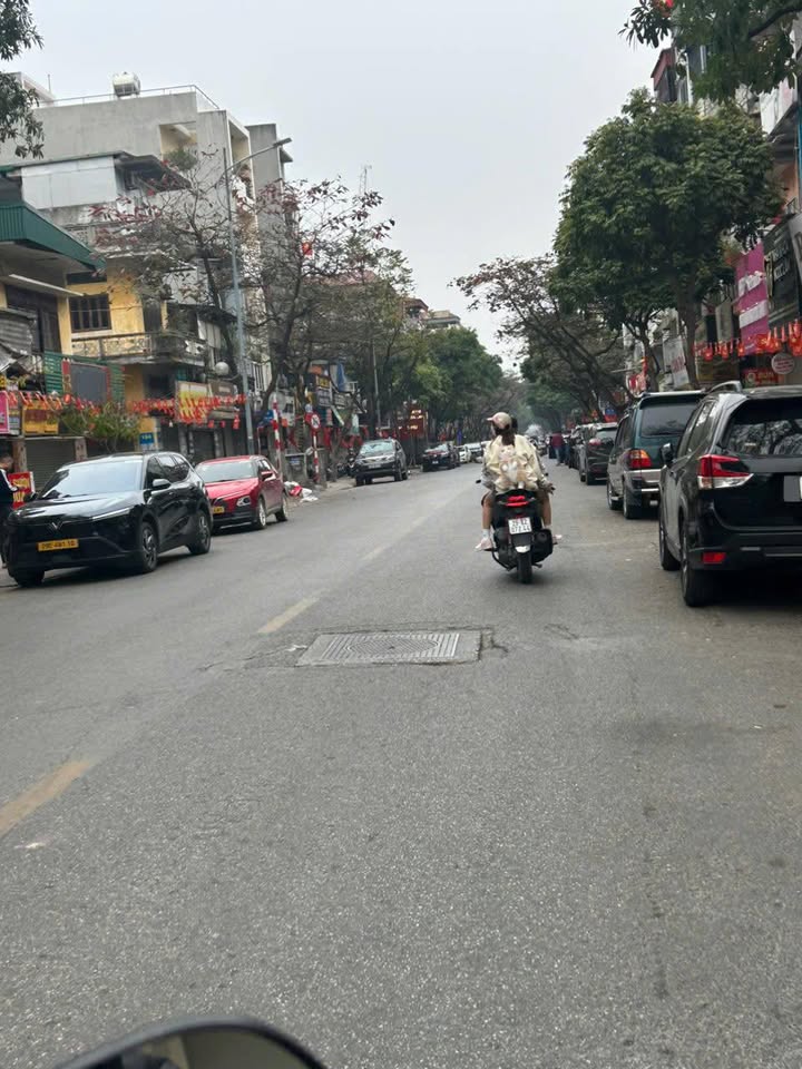 Nhà riêng 35m² Ngọc Lâm, Long Biên 9 tỷ - Ô tô vào tận nhà!