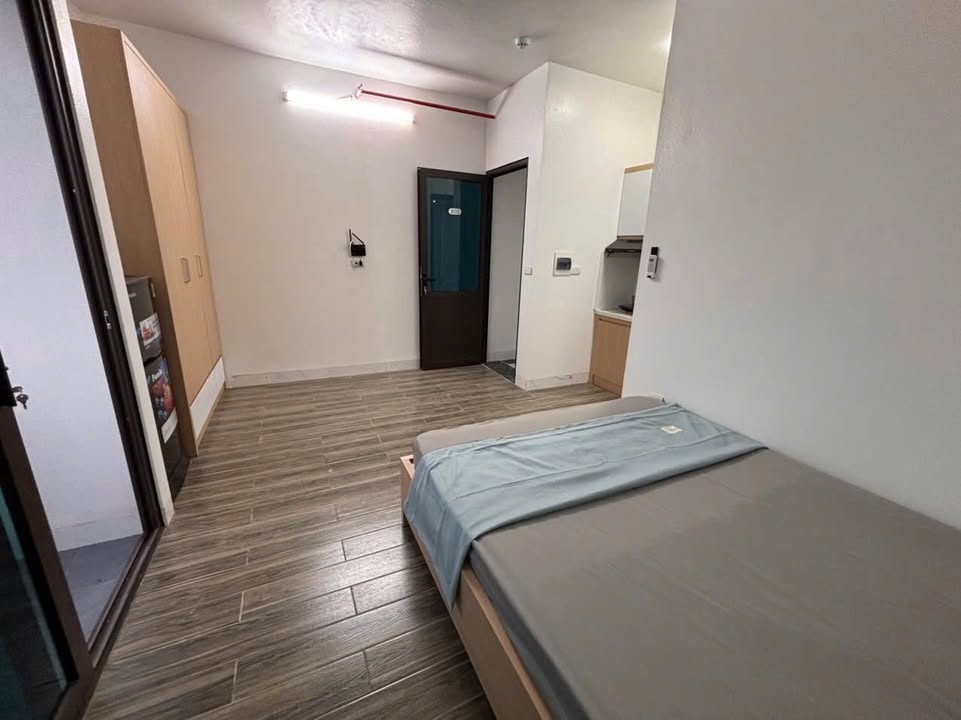 Căn hộ mini Cầu Giấy 28m² - Ban công thoáng, thang máy hiện đại!