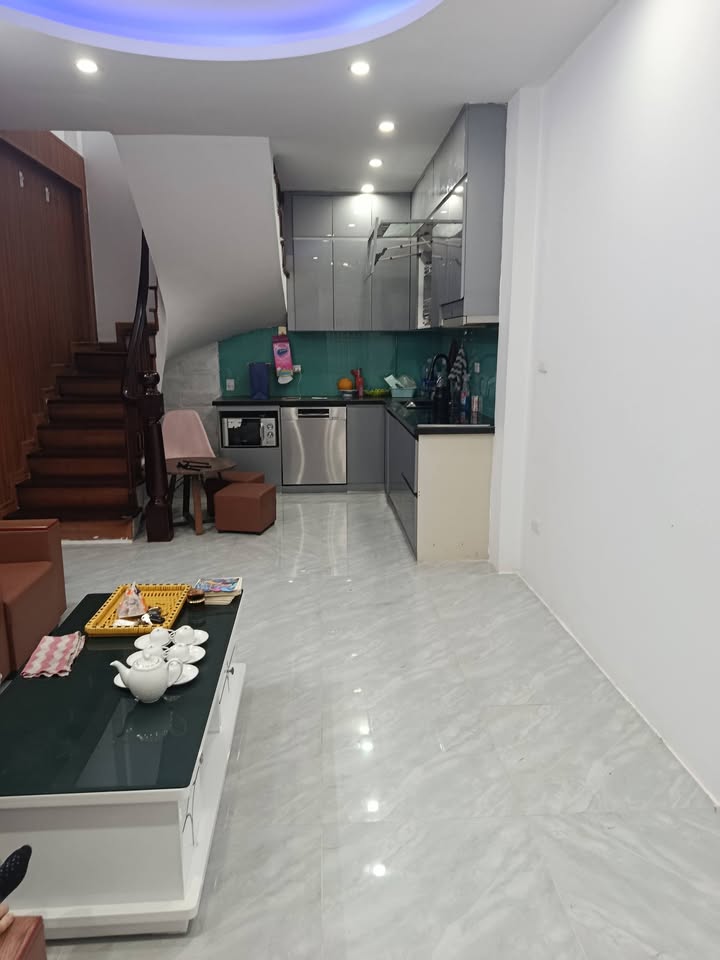 Nhà 5 tầng Hoàng Hoa Thám, Ba Đình - 33.5m² Sổ đỏ chính chủ