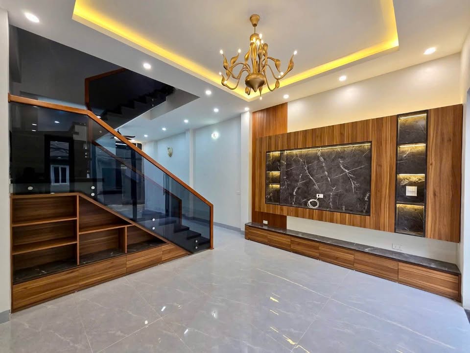 Nhà 3 Tầng Phường Lam Sơn, Thanh Hóa - 67.5m² - Ô Tô Tận Cửa