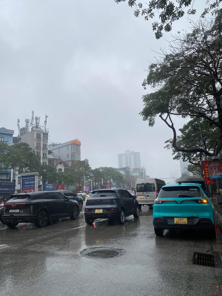 Nhà Phố Kinh Doanh Đội Cấn 35m² - 6 Tầng - 11 Tỷ - Ô Tô Đỗ Gần