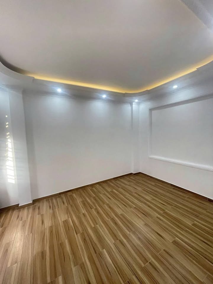 Nhà phố Đường Thiên Lôi 50m² - Vị trí đắc địa, ô tô đỗ cửa!
