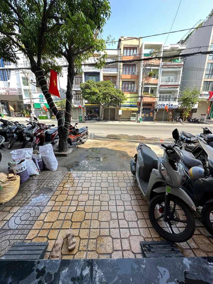 Mặt bằng kinh doanh 173 Chu Văn An, Bình Thạnh - Vỉa hè rộng, đa ngành nghề