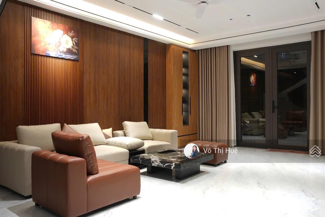 Nhà mặt tiền Hải Châu 109m² Full nội thất - Sẵn sàng ở ngay!