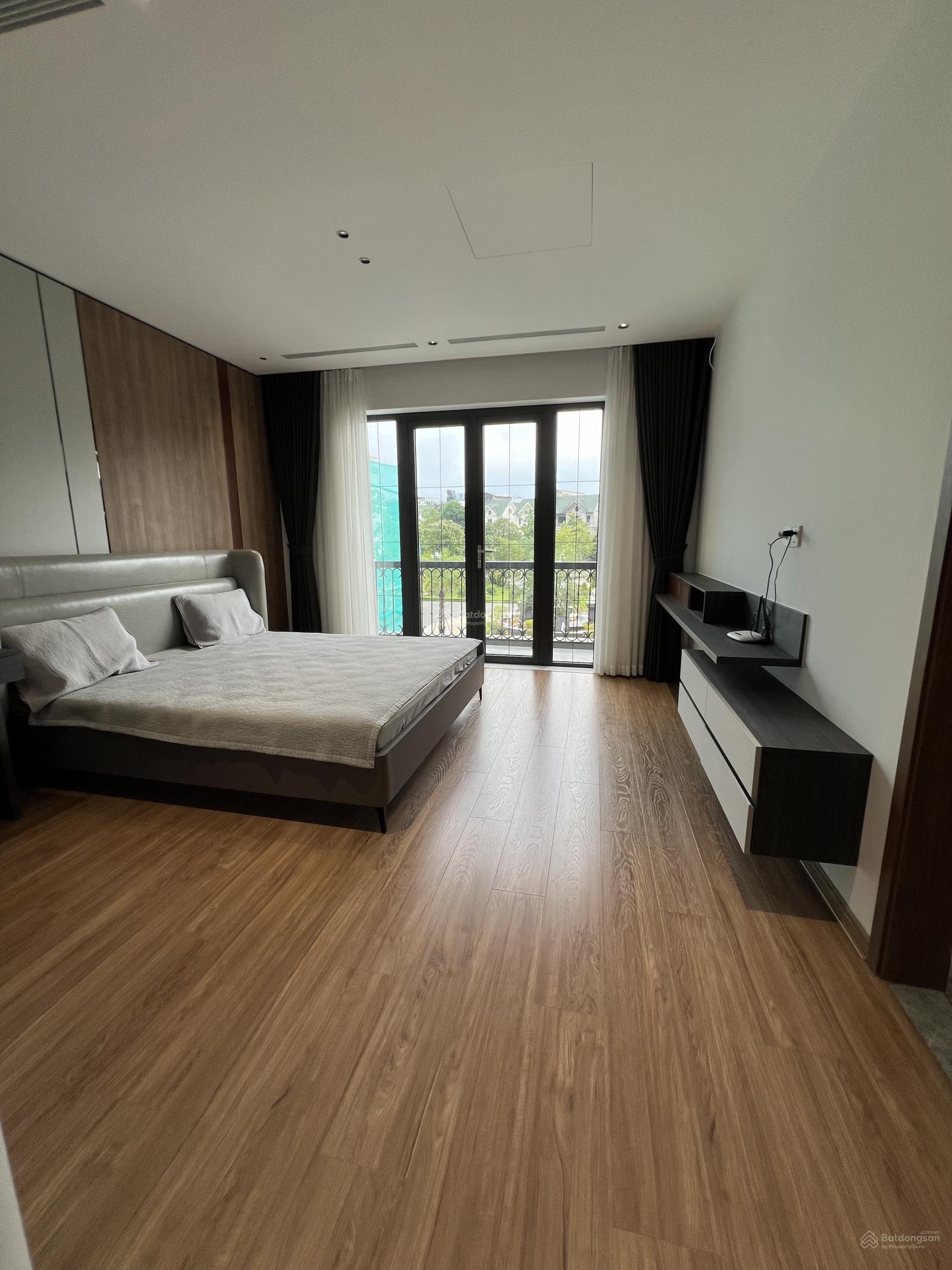 Cho Thuê Nhà Mặt Tiền Đỗ Quang 65m² x 5 Tầng, Vị Trí Vàng Cầu Giấy