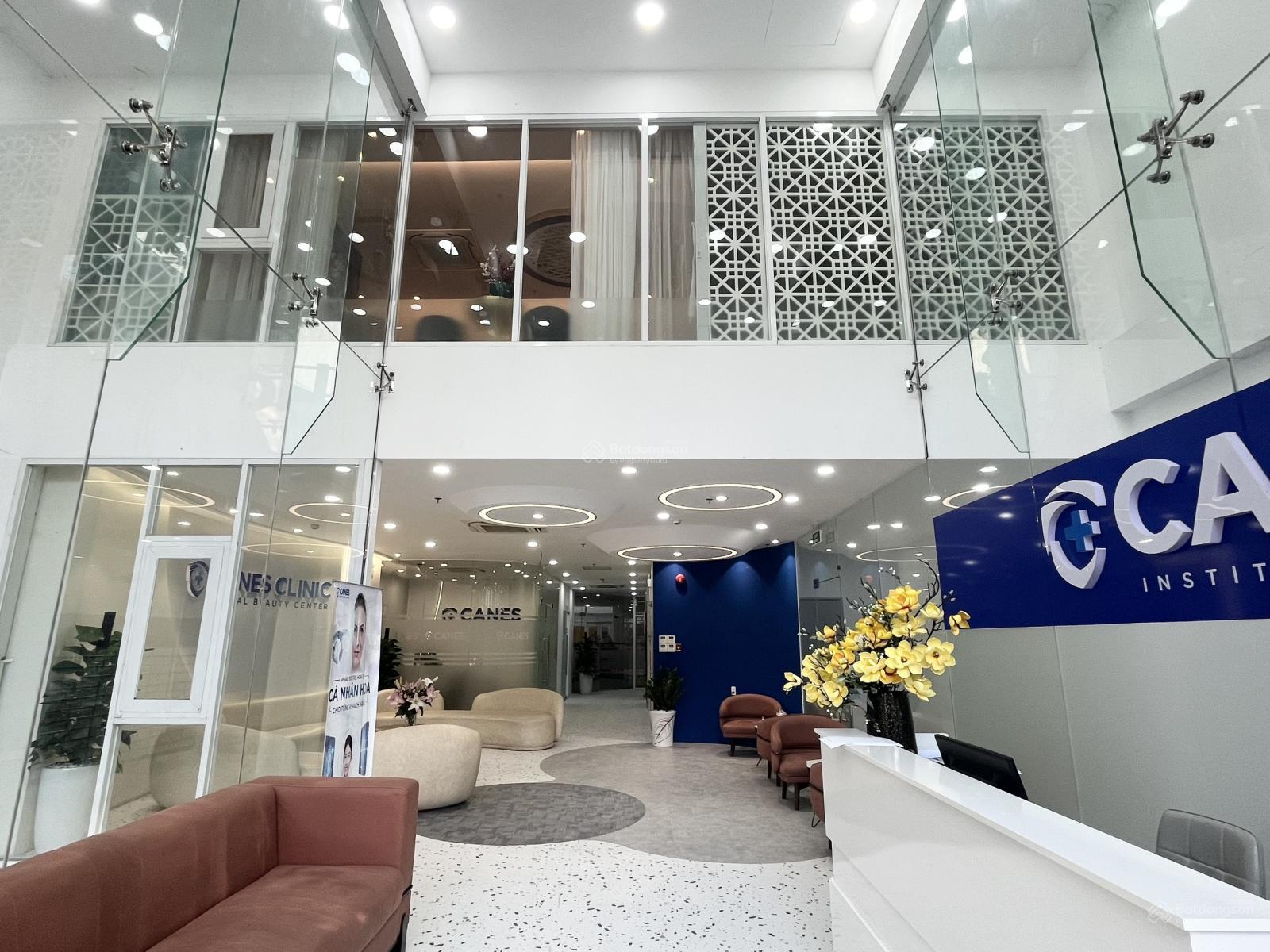 Văn phòng Quận 3 100m² - Vị trí trung tâm, sẵn sàng làm việc!