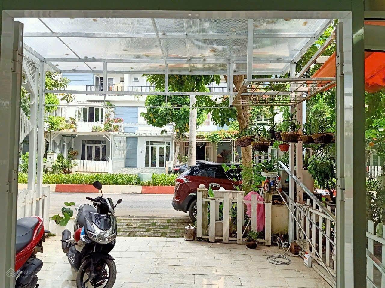 Nhà phố Quận 9 Mega Residence 92.5m² - Ô tô vào tận nhà, sổ đỏ sẵn!